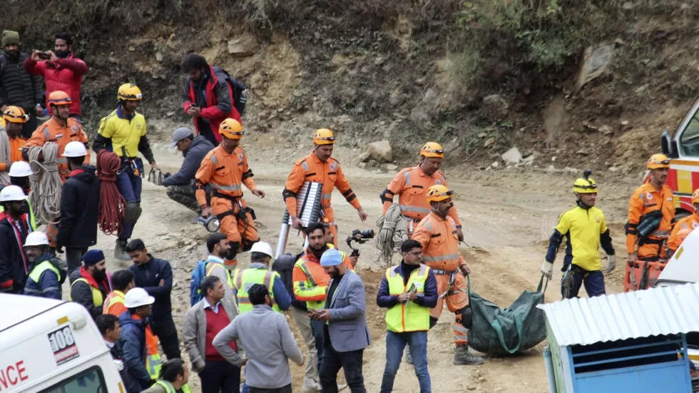 Inde : les 41 ouvriers coincés dans un tunnel commencent à être évacués après 17 jours sous terre